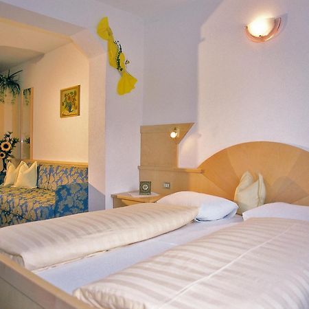 Hotel Gisserhof Ahrntal Oda fotoğraf