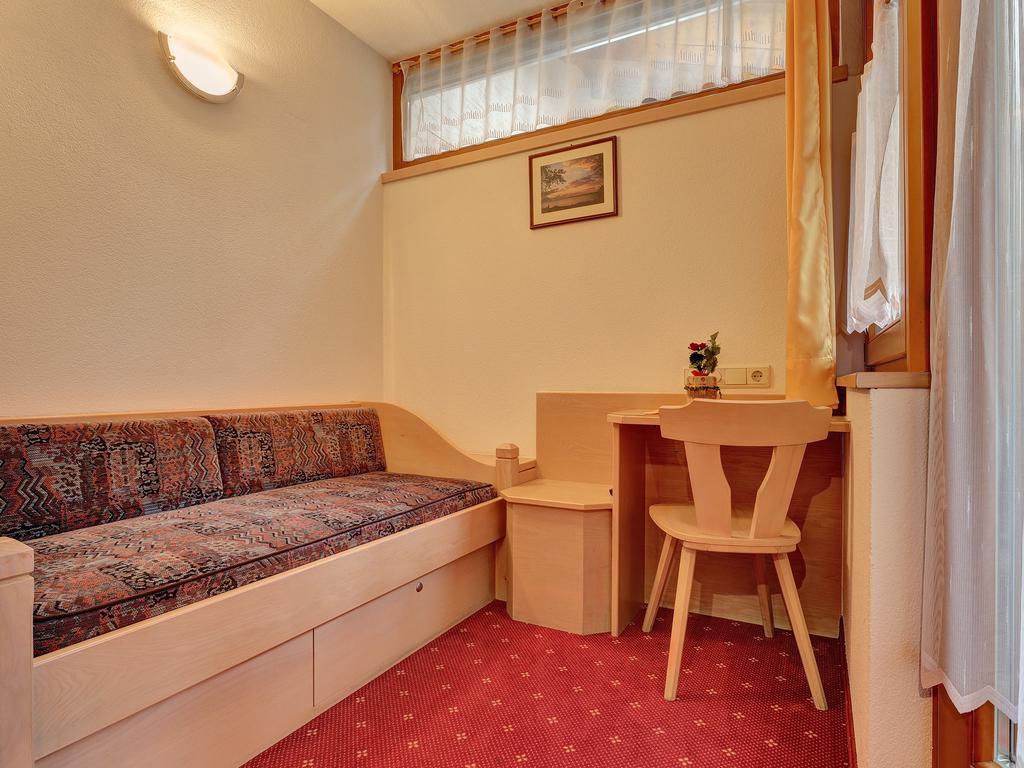 Hotel Gisserhof Ahrntal Oda fotoğraf